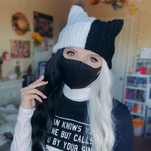 Monochromatic Mew Cat Beanie