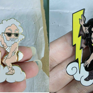 Twerking Zeus Spring pin (2 versions!)